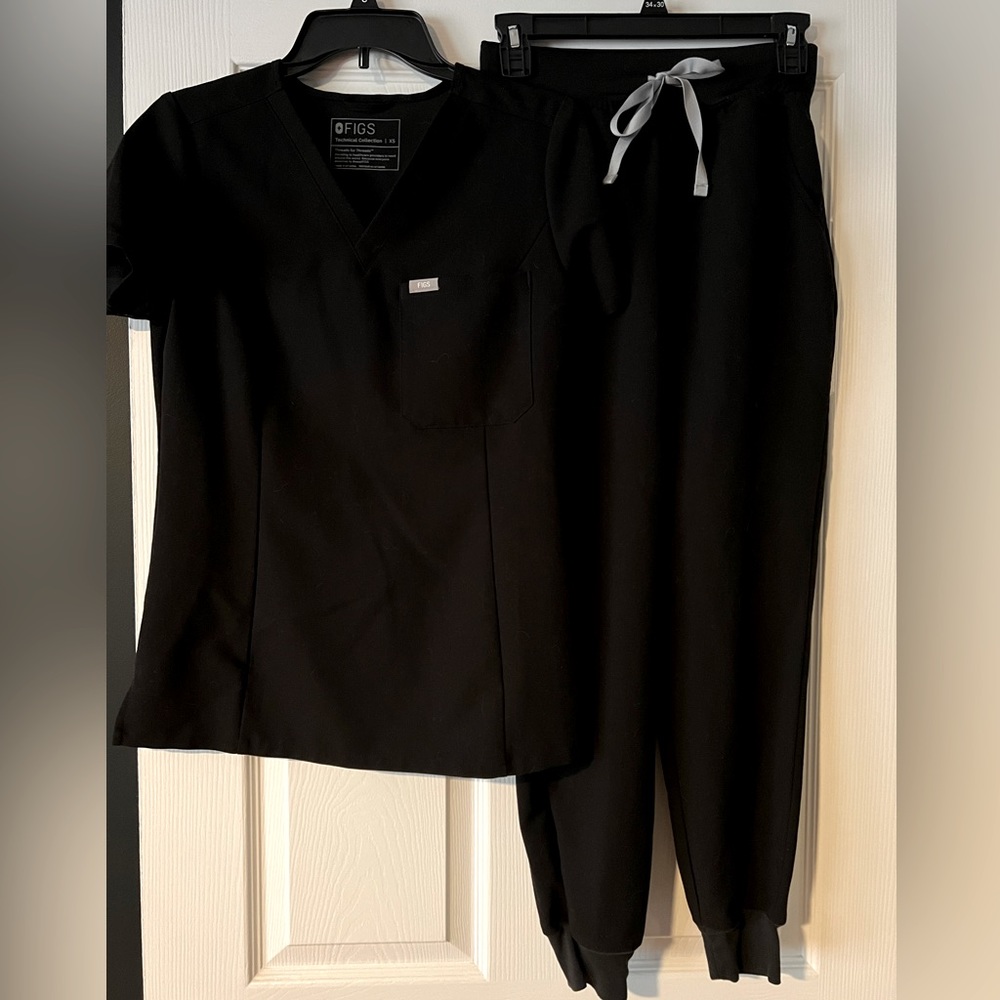 Figs XS High Waisted Jogger Set (Black)